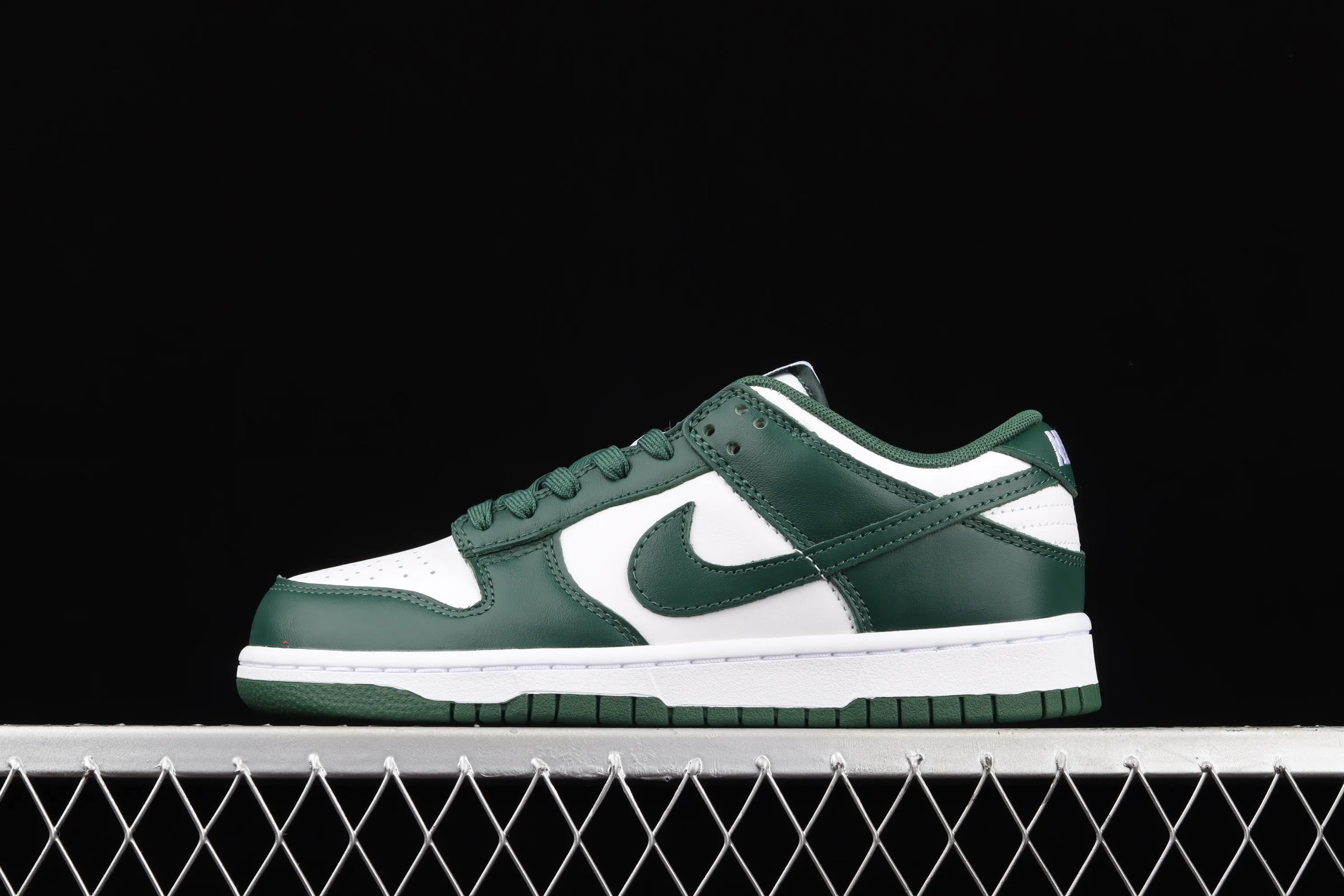 All categories Nk SB Dunk series Nk SB Dunk Low low-top sneakers J version Nk SB Dunk Low "Team Green" Michigan white green Dunk series low-top casual sports skateboard shoes DD1391-101